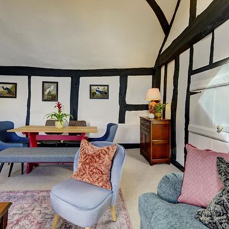 Loft Cottage By Spa Town Property - 2 Bed Tudor Retreat Near To Stratford-Upon-Avon, Warwick & Solihull Exterior foto